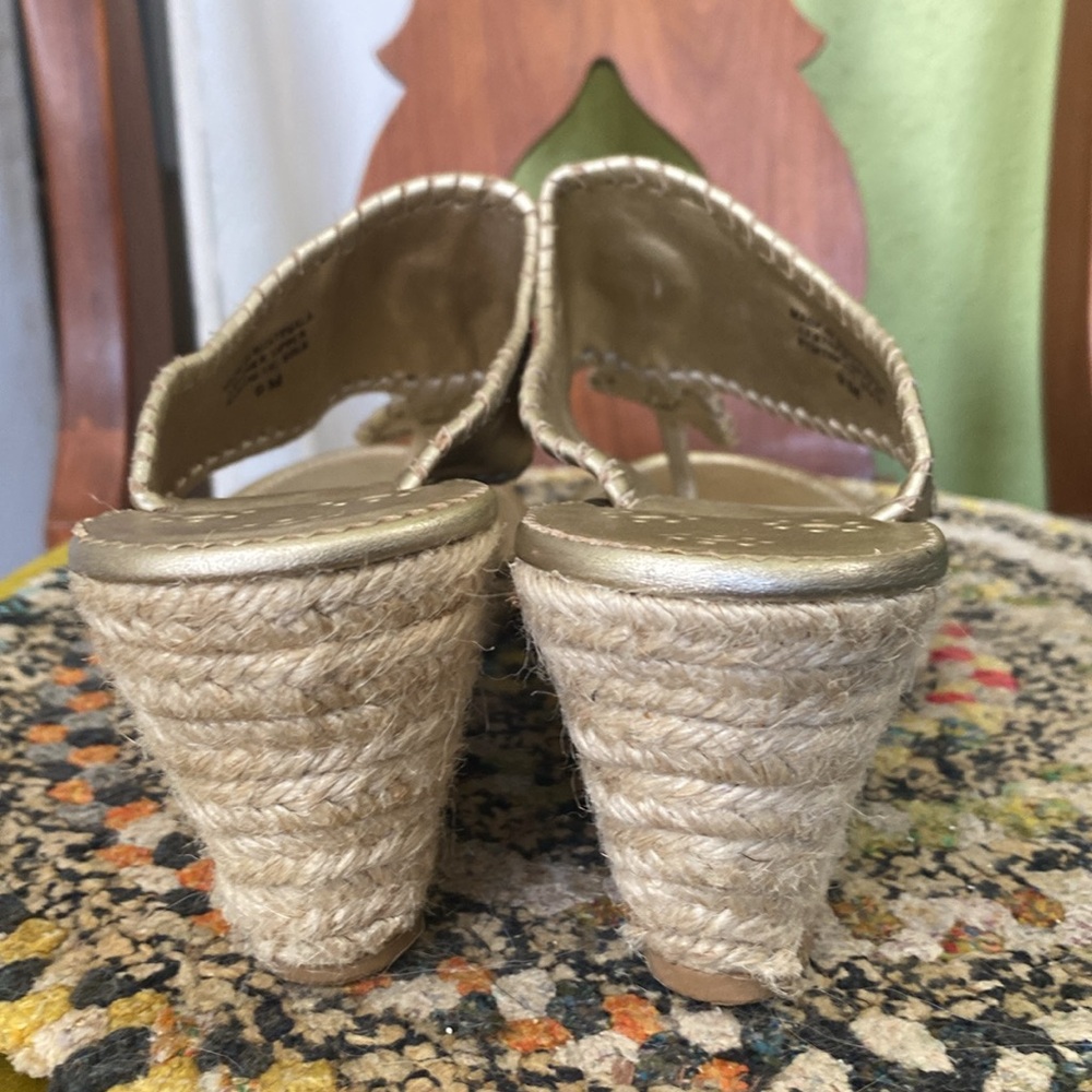 Like New Jack Rogers Gold Women Sandals, Size 9 - Picture 4 of 7